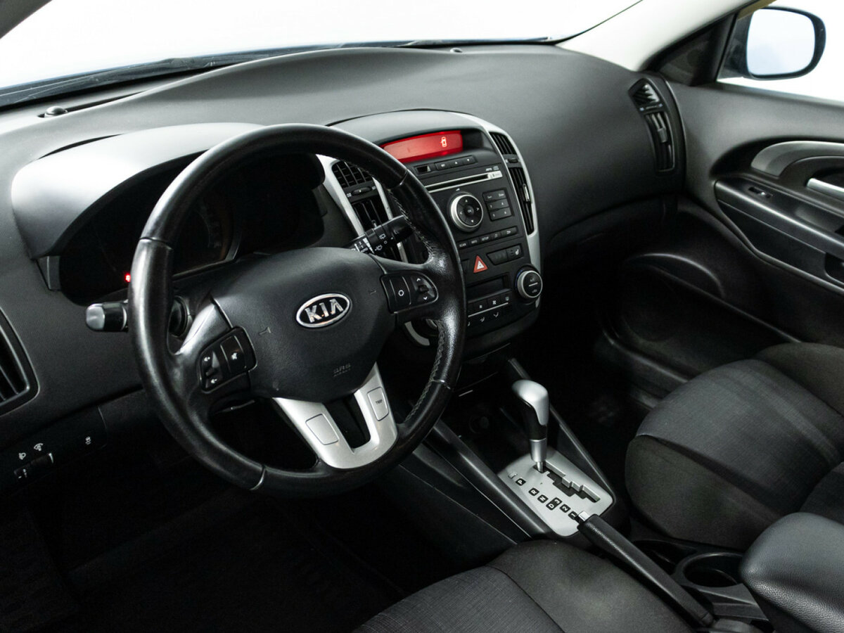 Kia Ceed с пробегом — 2010 год. Фото: #10