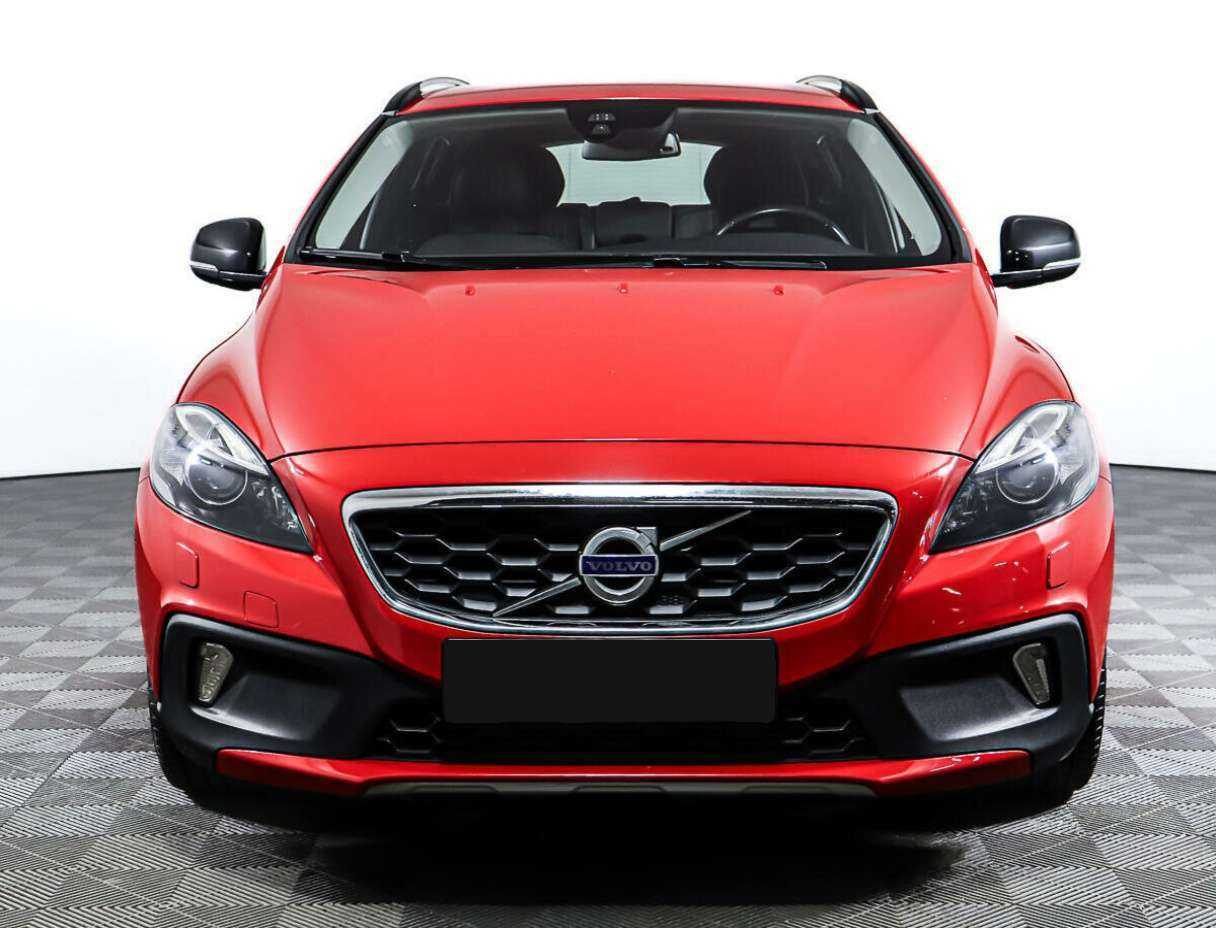 Volvo V40 Cross Country с пробегом — 2013 год. Фото: #1