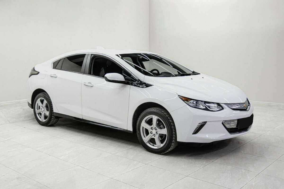 Chevrolet Volt с пробегом — 2016 год. Фото: #2