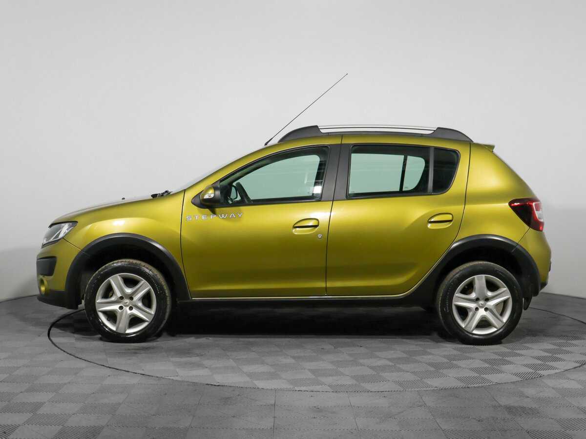 Renault Sandero с пробегом — 2015 год. Фото: #7