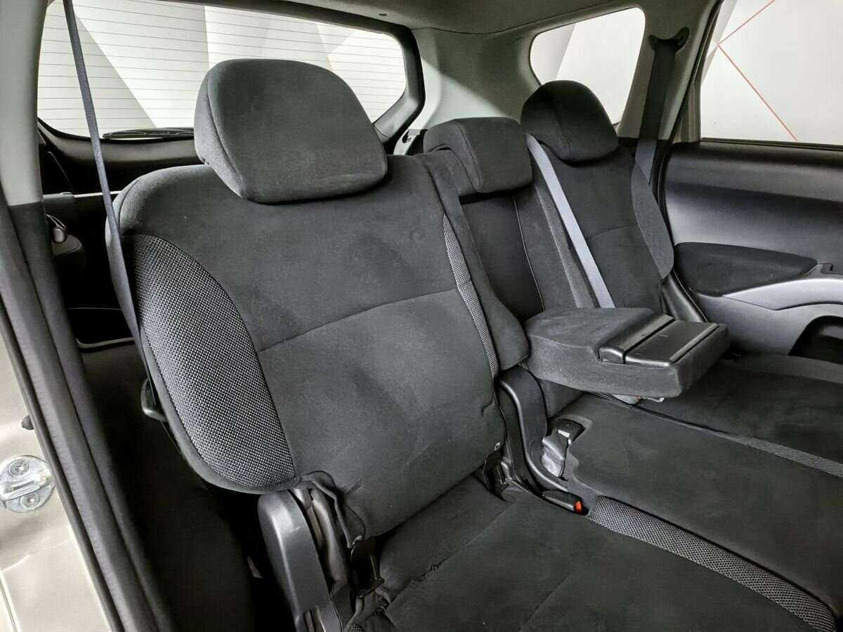 Mitsubishi Outlander с пробегом — 2008 год. Фото: #11
