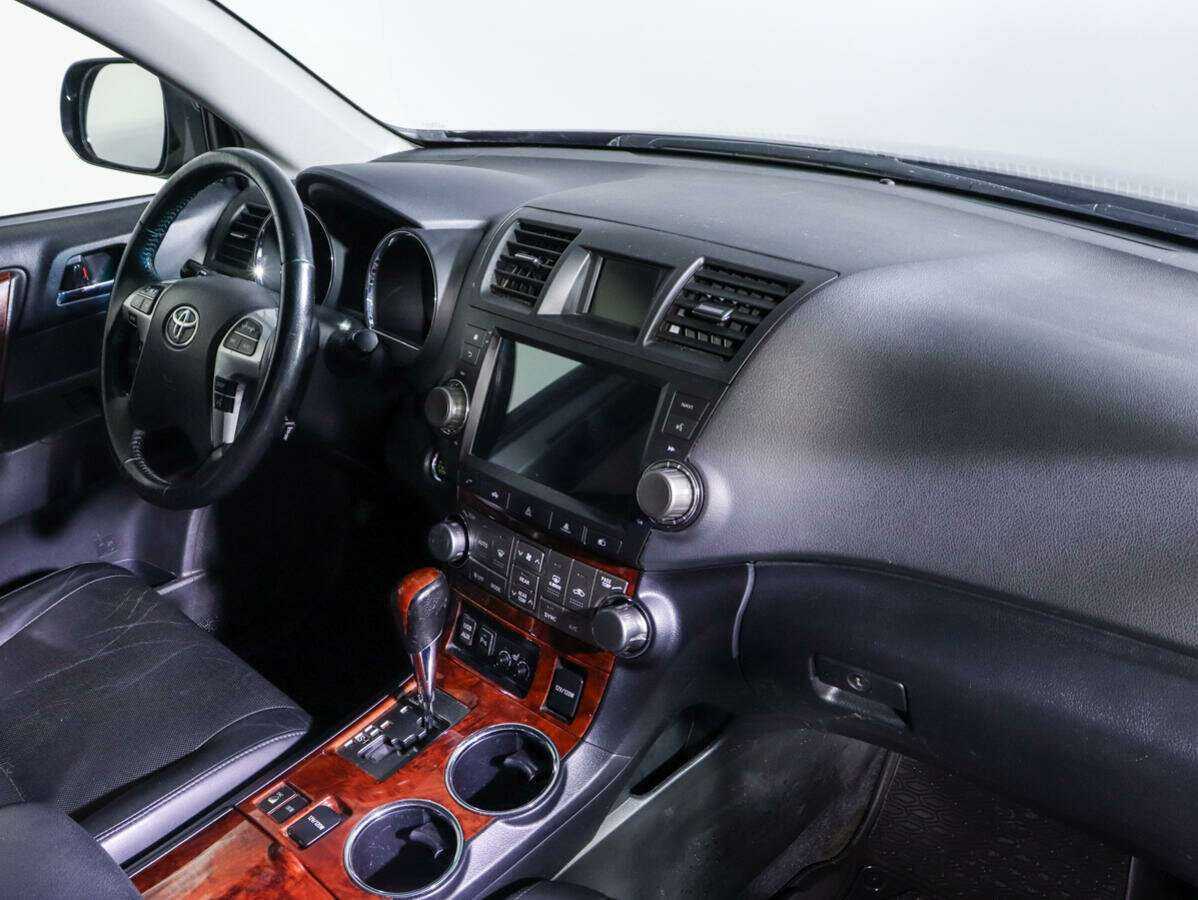 Toyota Highlander с пробегом — 2012 год. Фото: #8