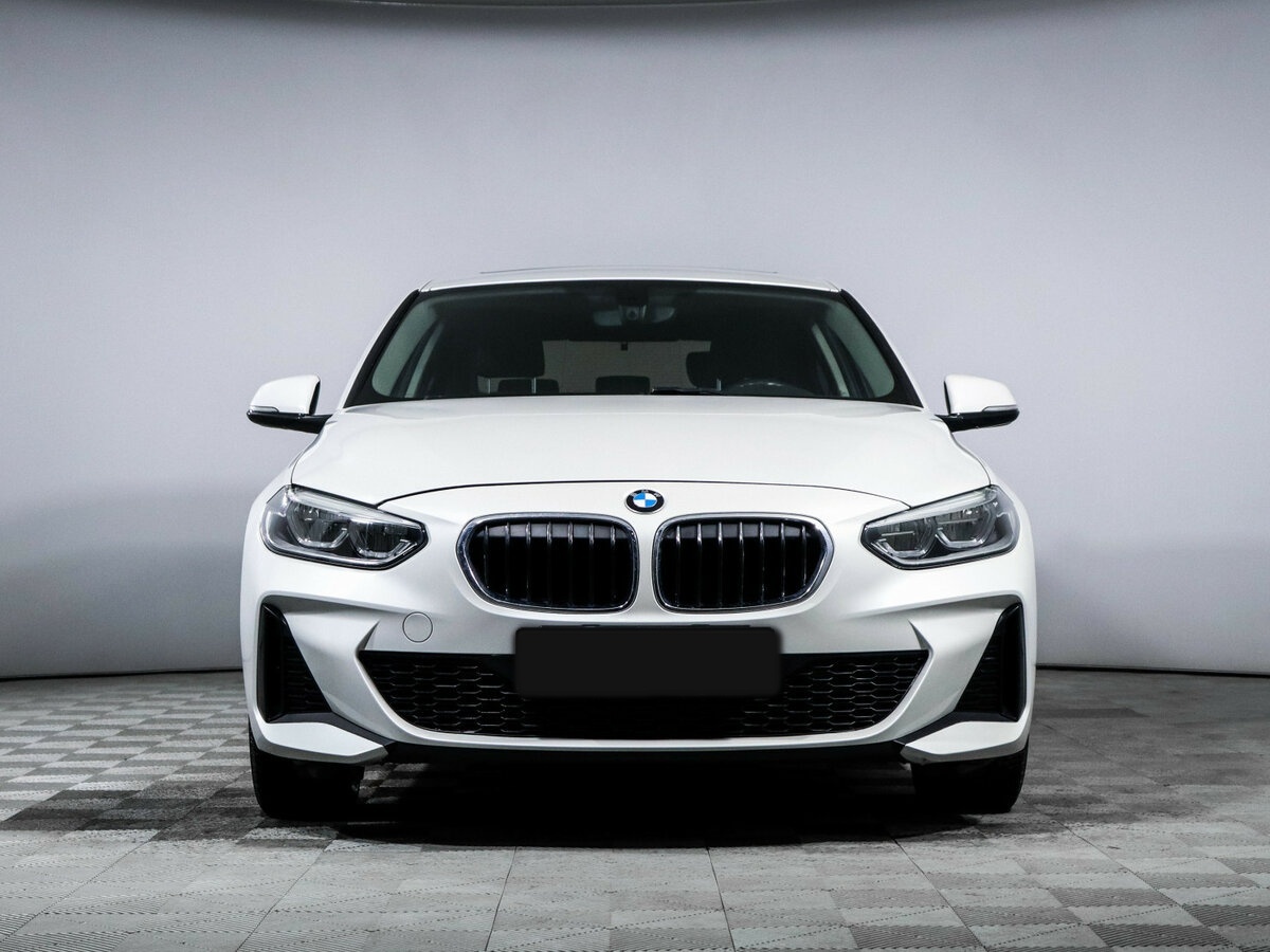 BMW 1 серии с пробегом — 2020 год. Фото: #1