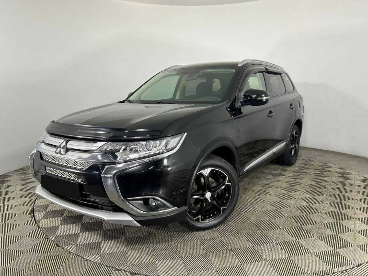 Mitsubishi Outlander с пробегом — 2015 год. Фото: #0