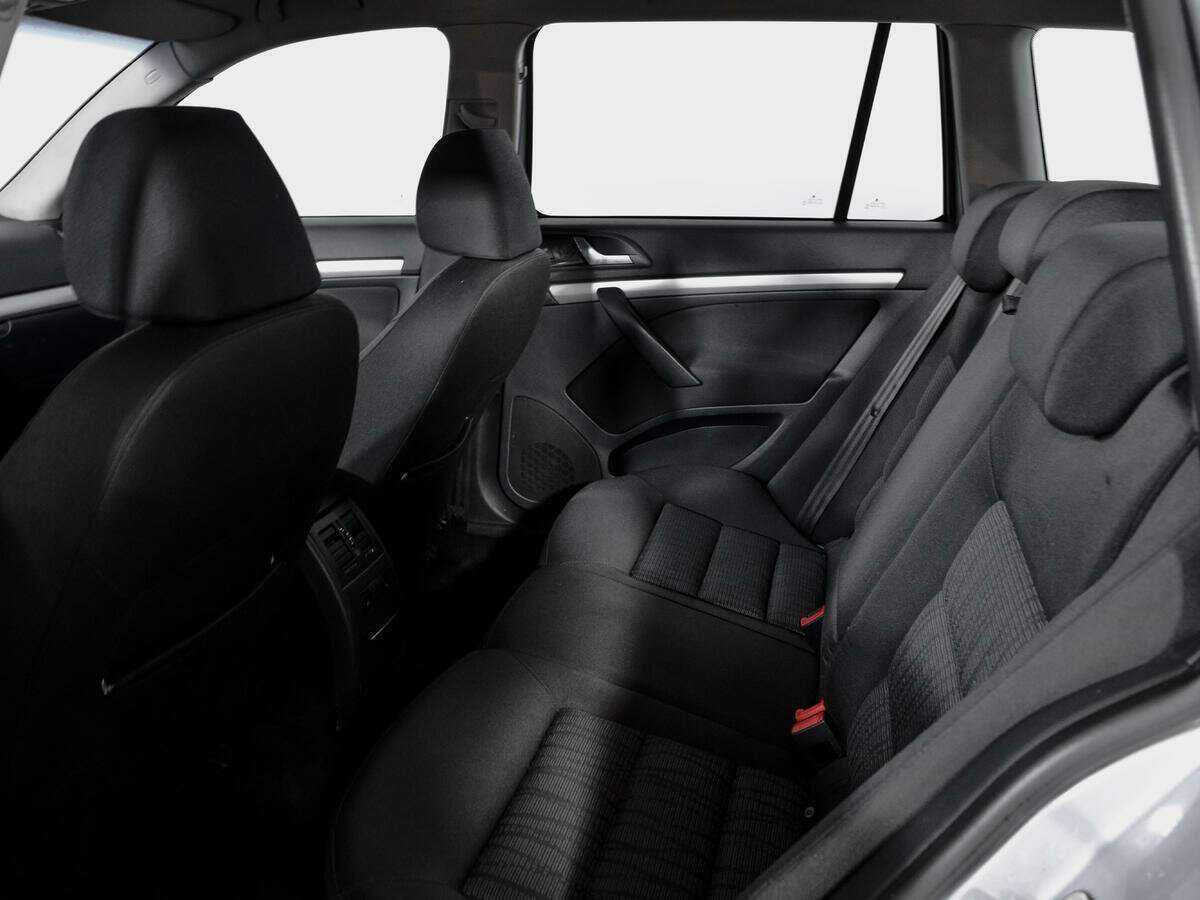 Skoda Octavia с пробегом — 2009 год. Фото: #9