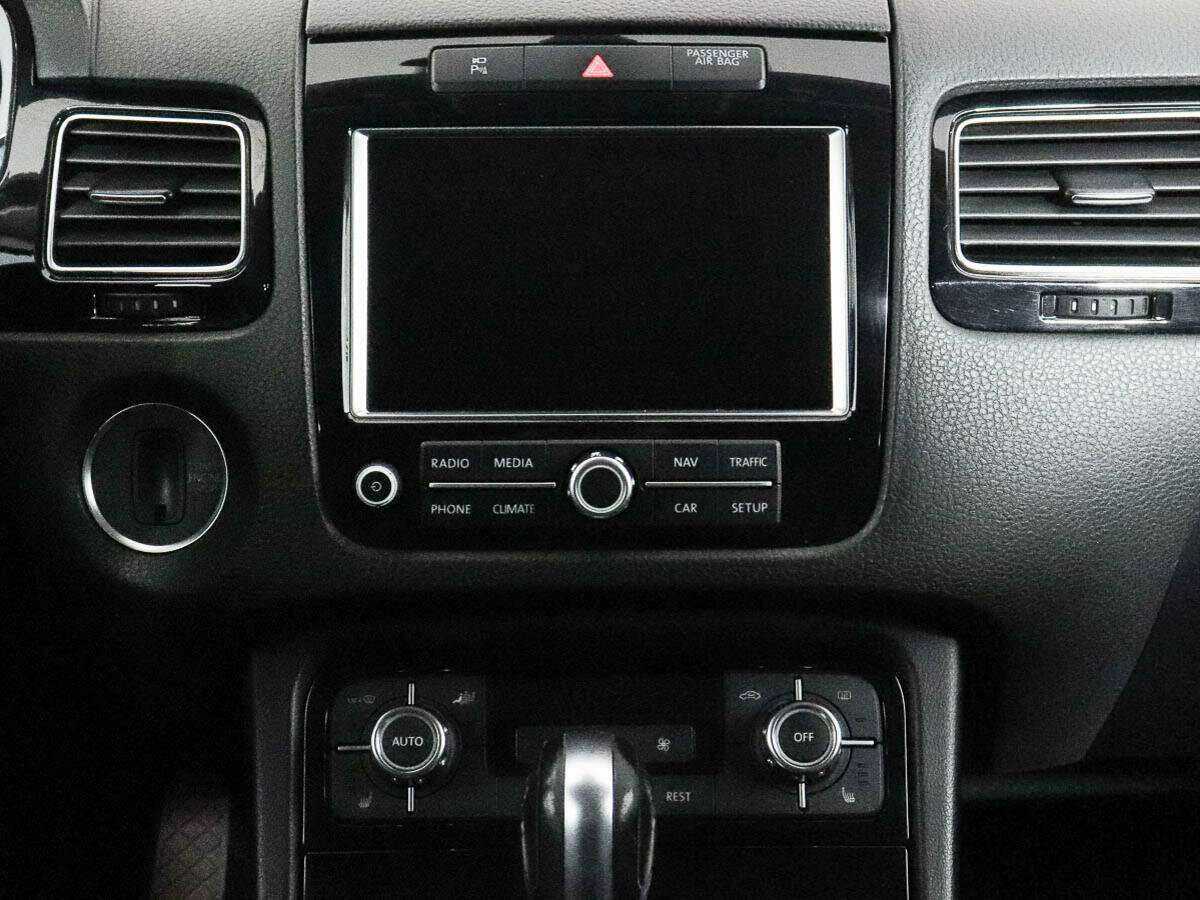 Volkswagen Touareg с пробегом — 2010 год. Фото: #9