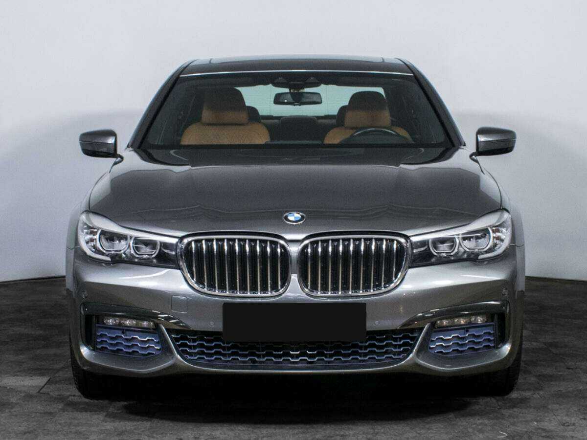 BMW 7 серии с пробегом — 2018 год. Фото: #1