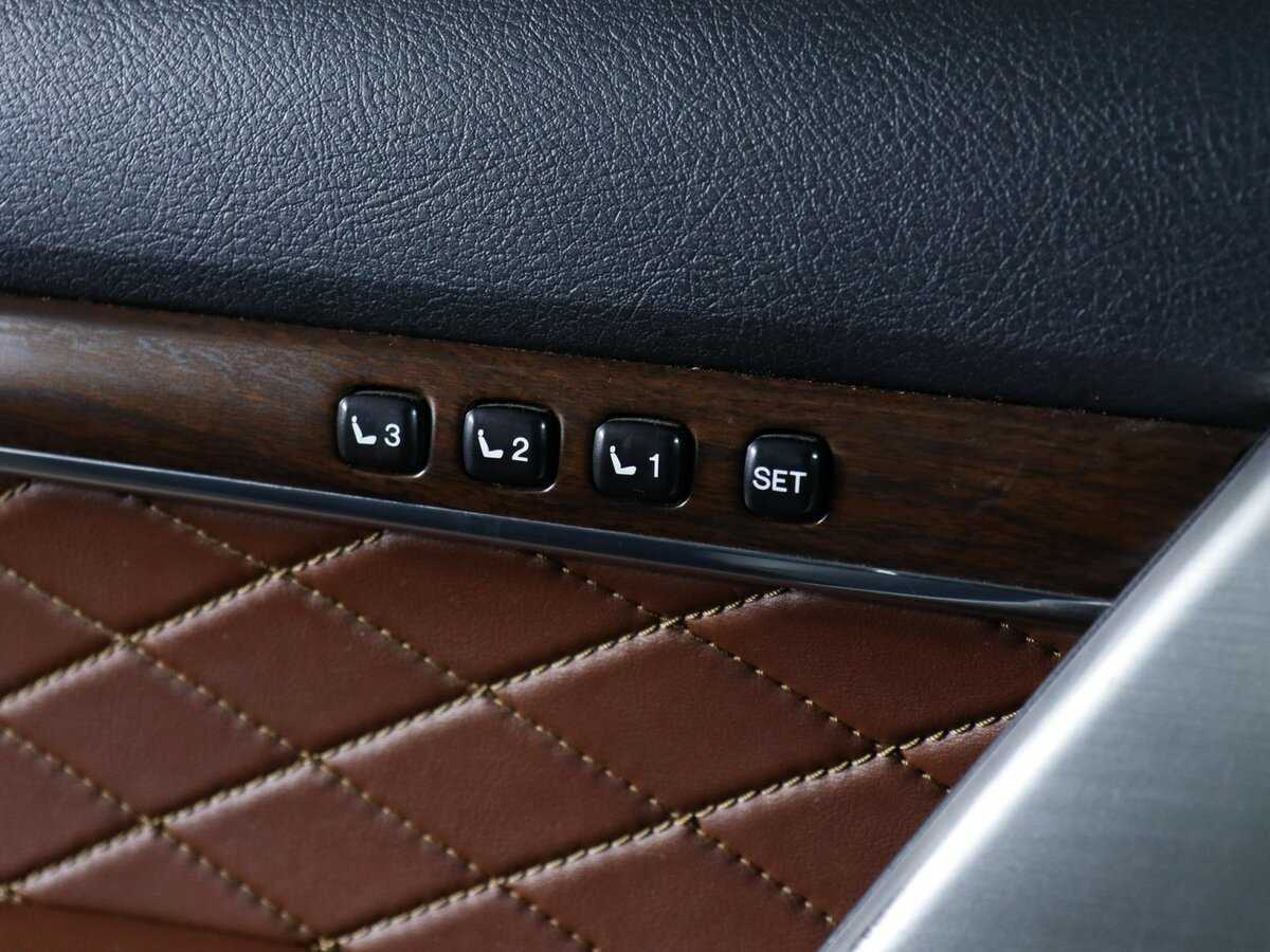 Toyota Land Cruiser с пробегом — 2018 год. Фото: #18