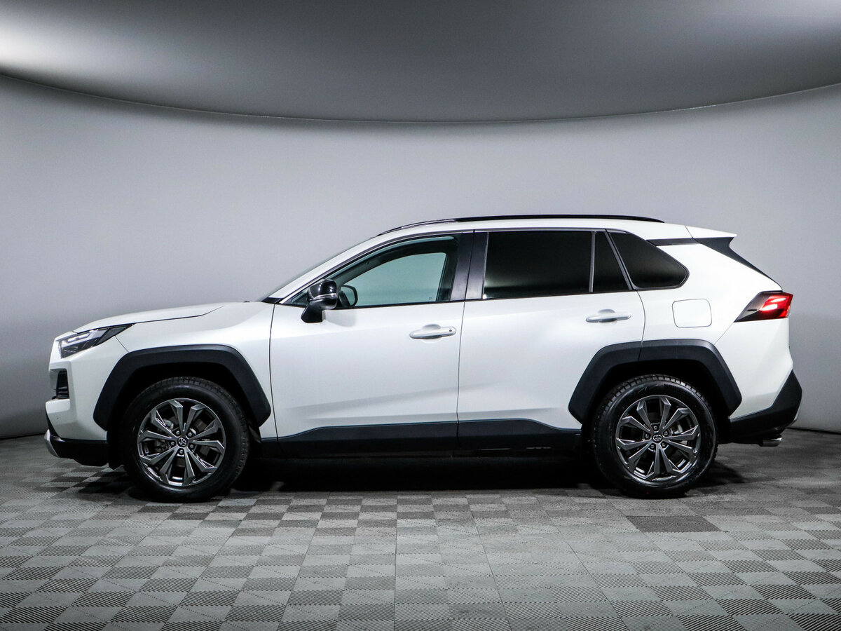 Toyota RAV4 с пробегом — 2024 год. Фото: #7