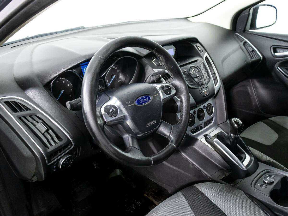 Ford Focus с пробегом — 2011 год. Фото: #10