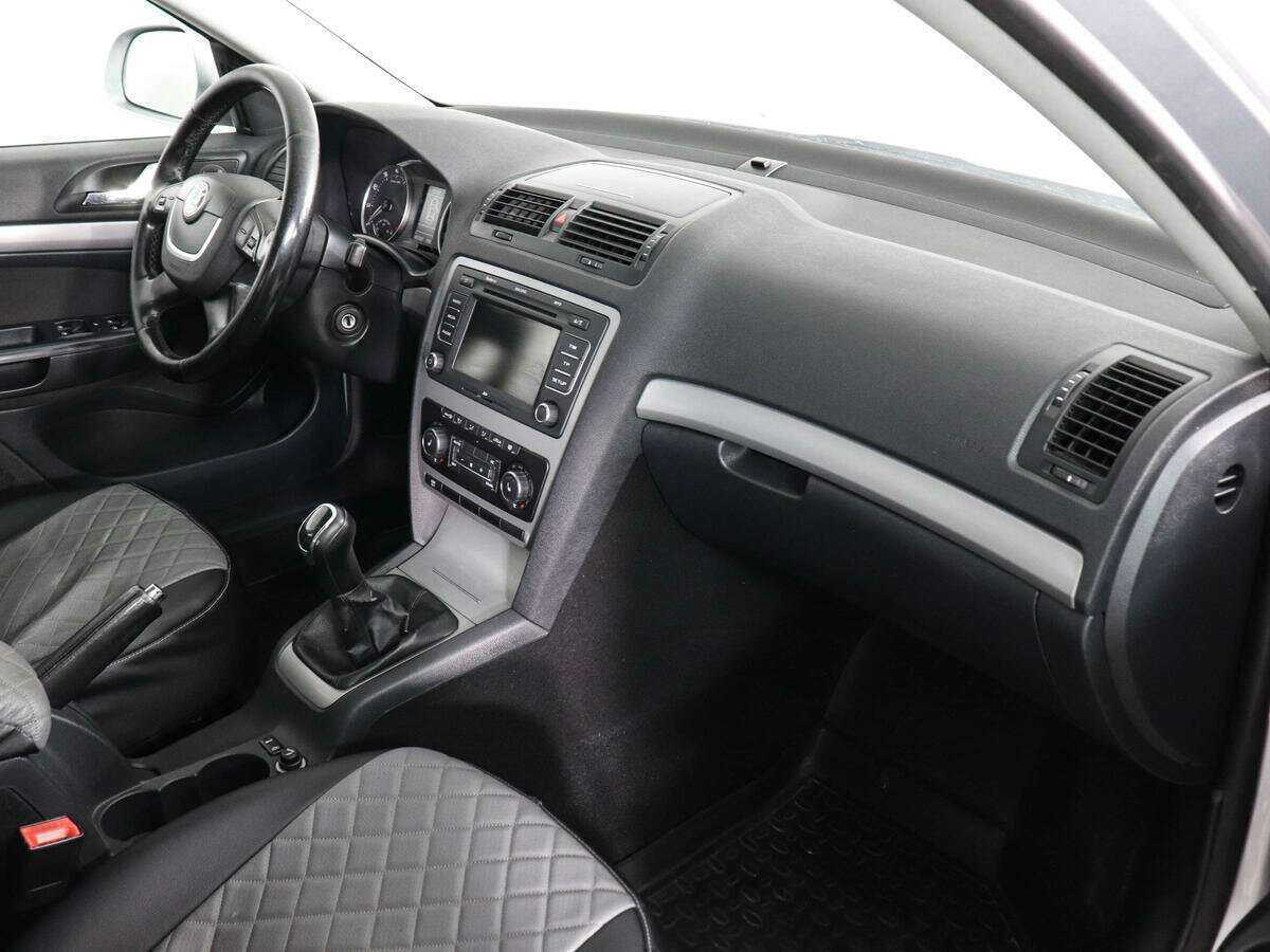 Skoda Octavia с пробегом — 2011 год. Фото: #8
