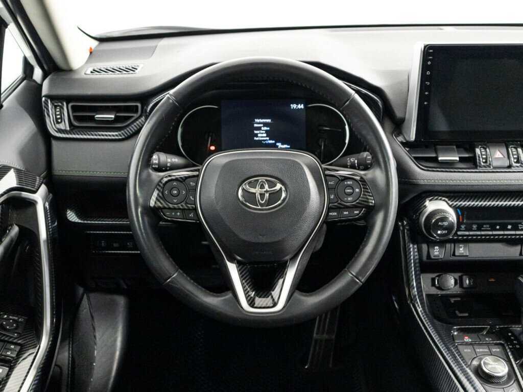 Toyota RAV4 с пробегом — 2022 год. Фото: #21