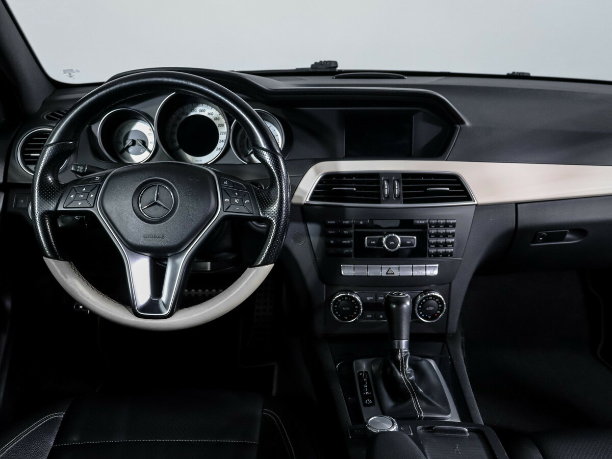 Mercedes-Benz C-Класс с пробегом — 2012 год. Фото: #9