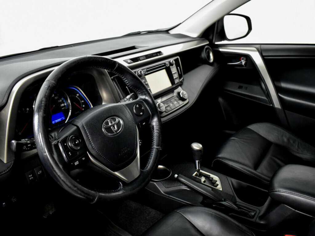 Toyota RAV4 с пробегом — 2013 год. Фото: #7