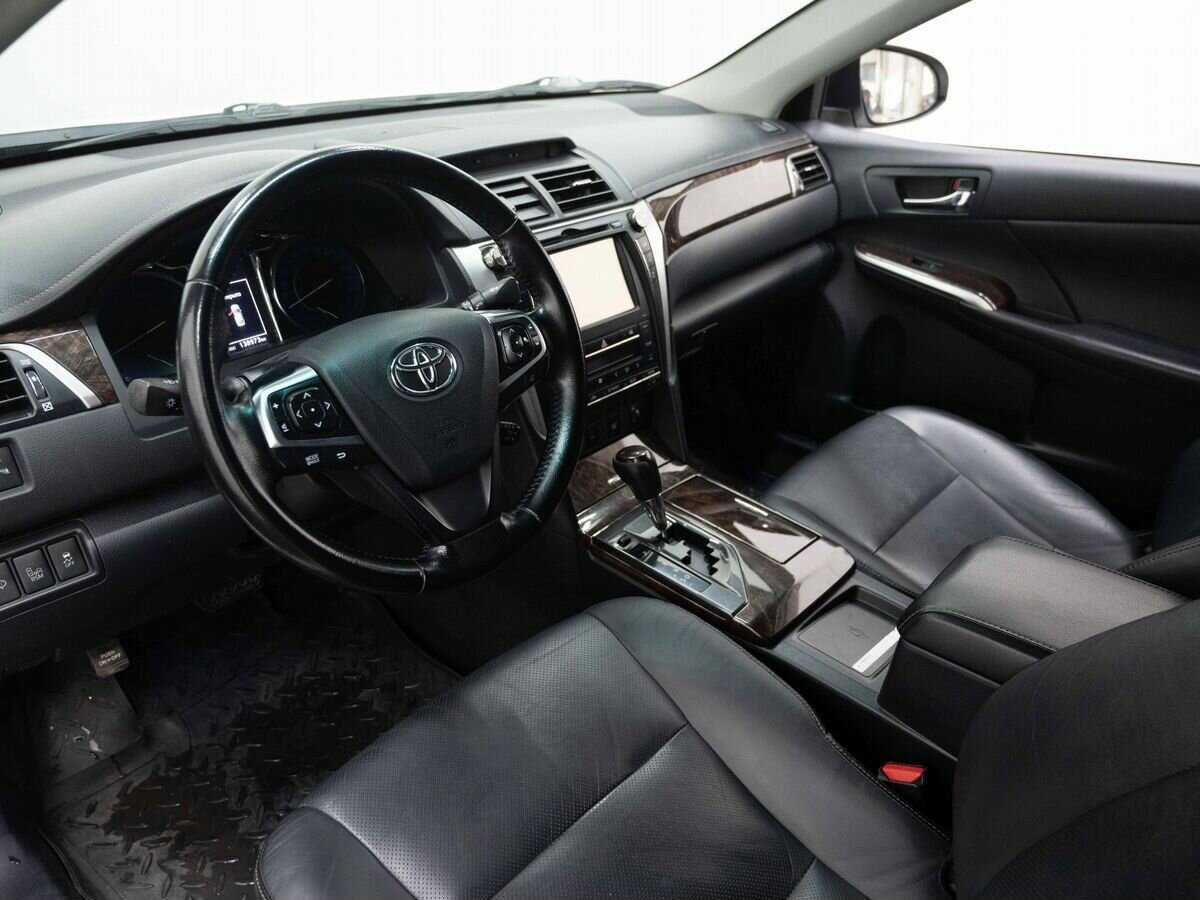 Toyota Camry с пробегом — 2014 год. Фото: #6