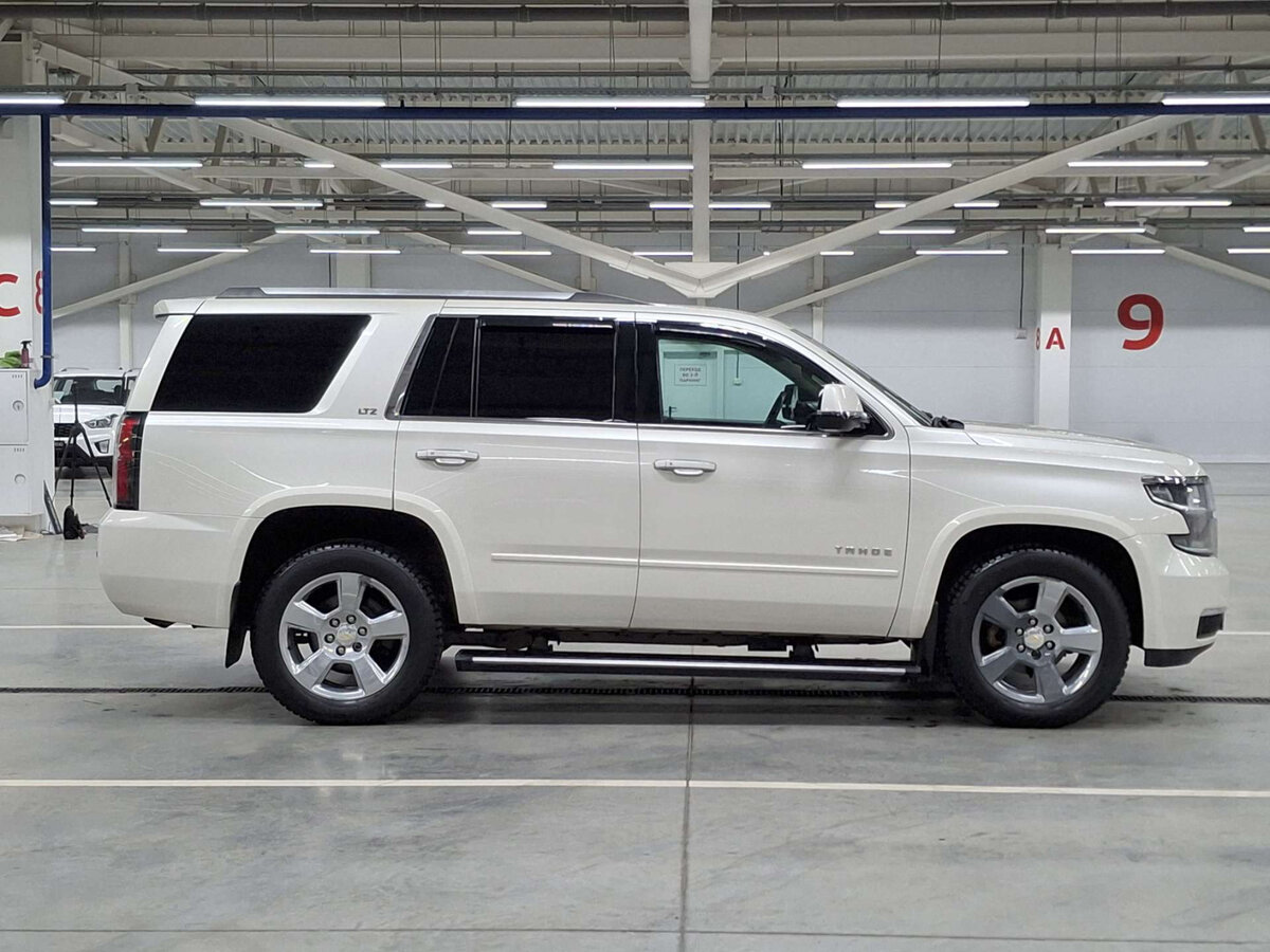 Chevrolet Tahoe с пробегом — 2015 год. Фото: #3