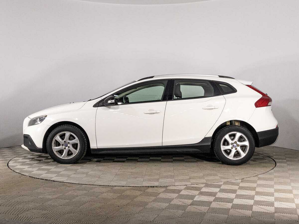 Volvo V40 Cross Country с пробегом — 2013 год. Фото: #7