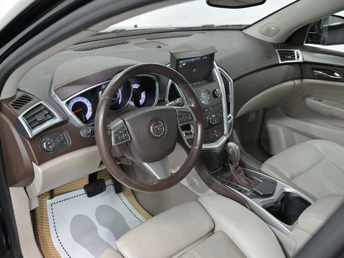 Cadillac SRX с пробегом — 2010 год. Фото: #9