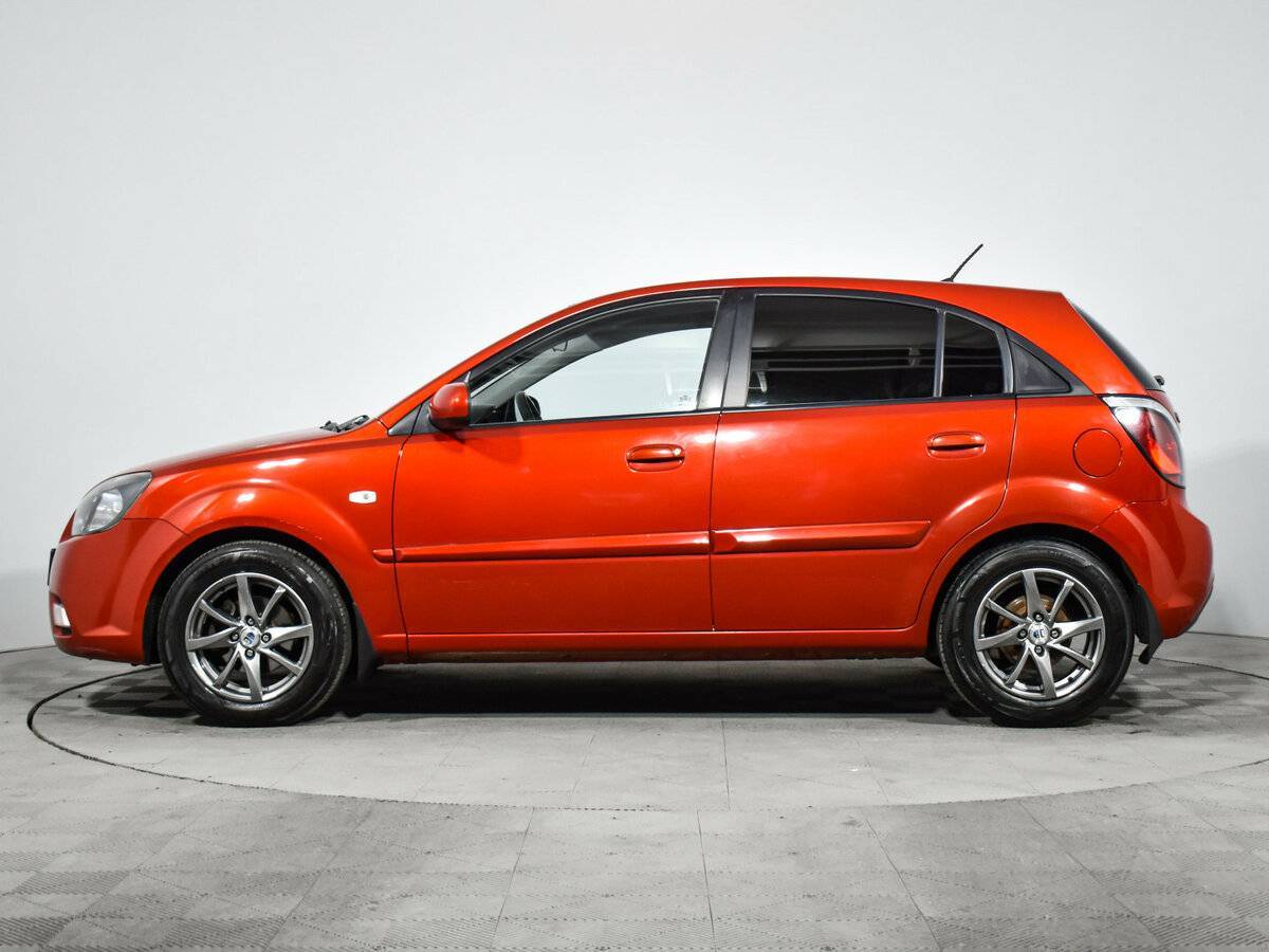 Kia Rio с пробегом — 2010 год. Фото: #7
