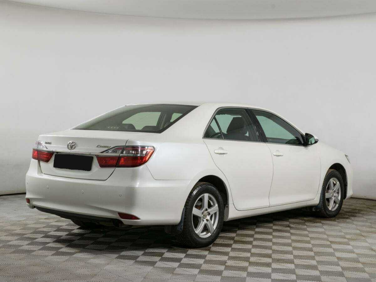 Toyota Camry с пробегом — 2016 год. Фото: #4