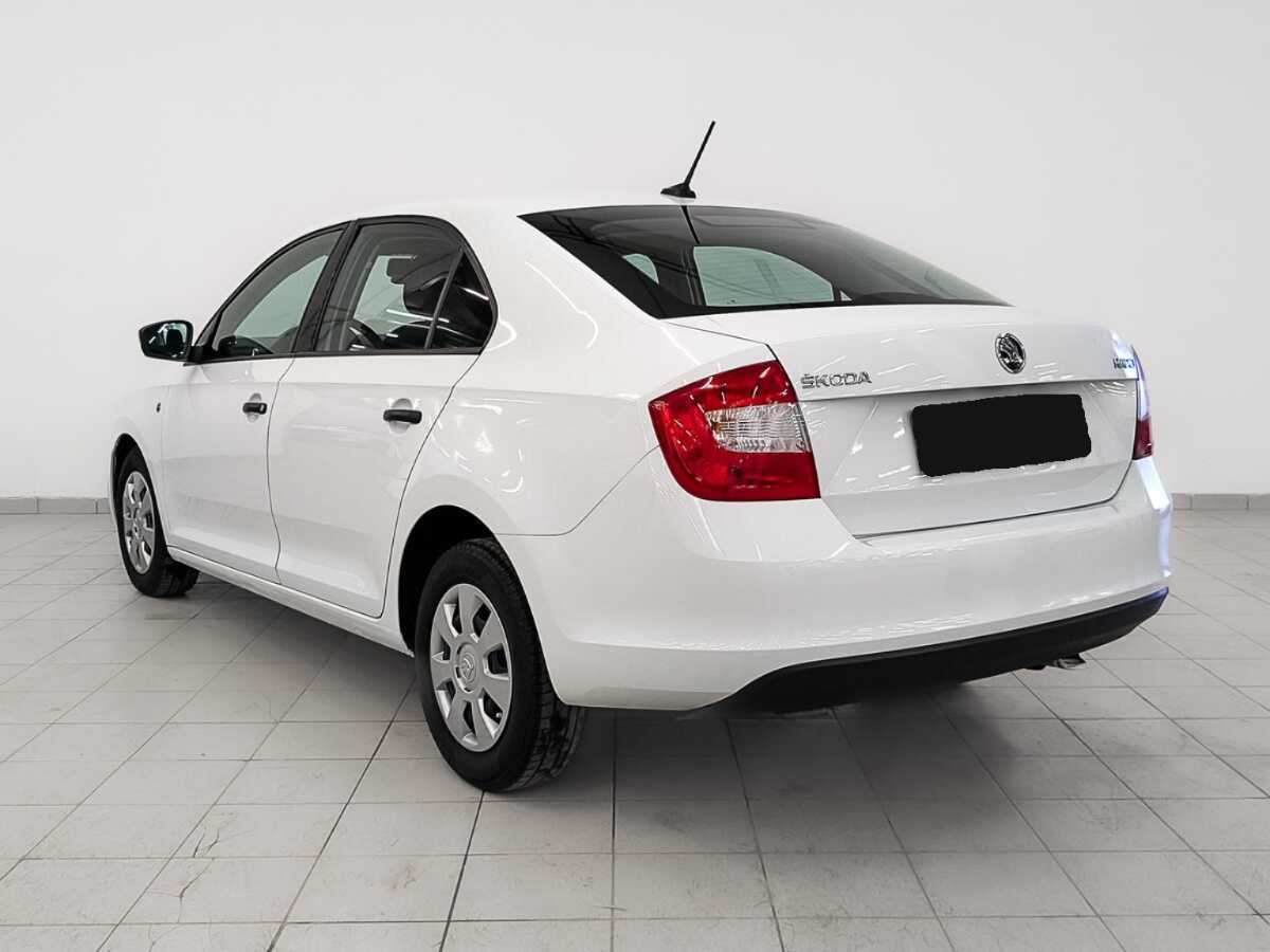 Skoda Rapid с пробегом — 2017 год. Фото: #6