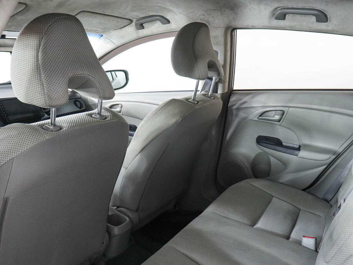 Honda Insight с пробегом — 2010 год. Фото: #11