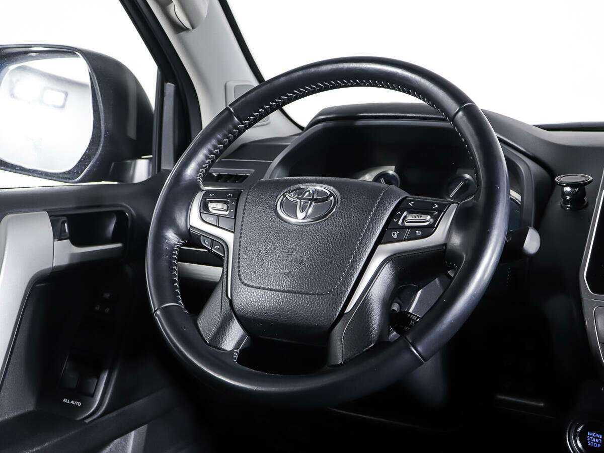 Toyota Land Cruiser Prado с пробегом — 2017 год. Фото: #14