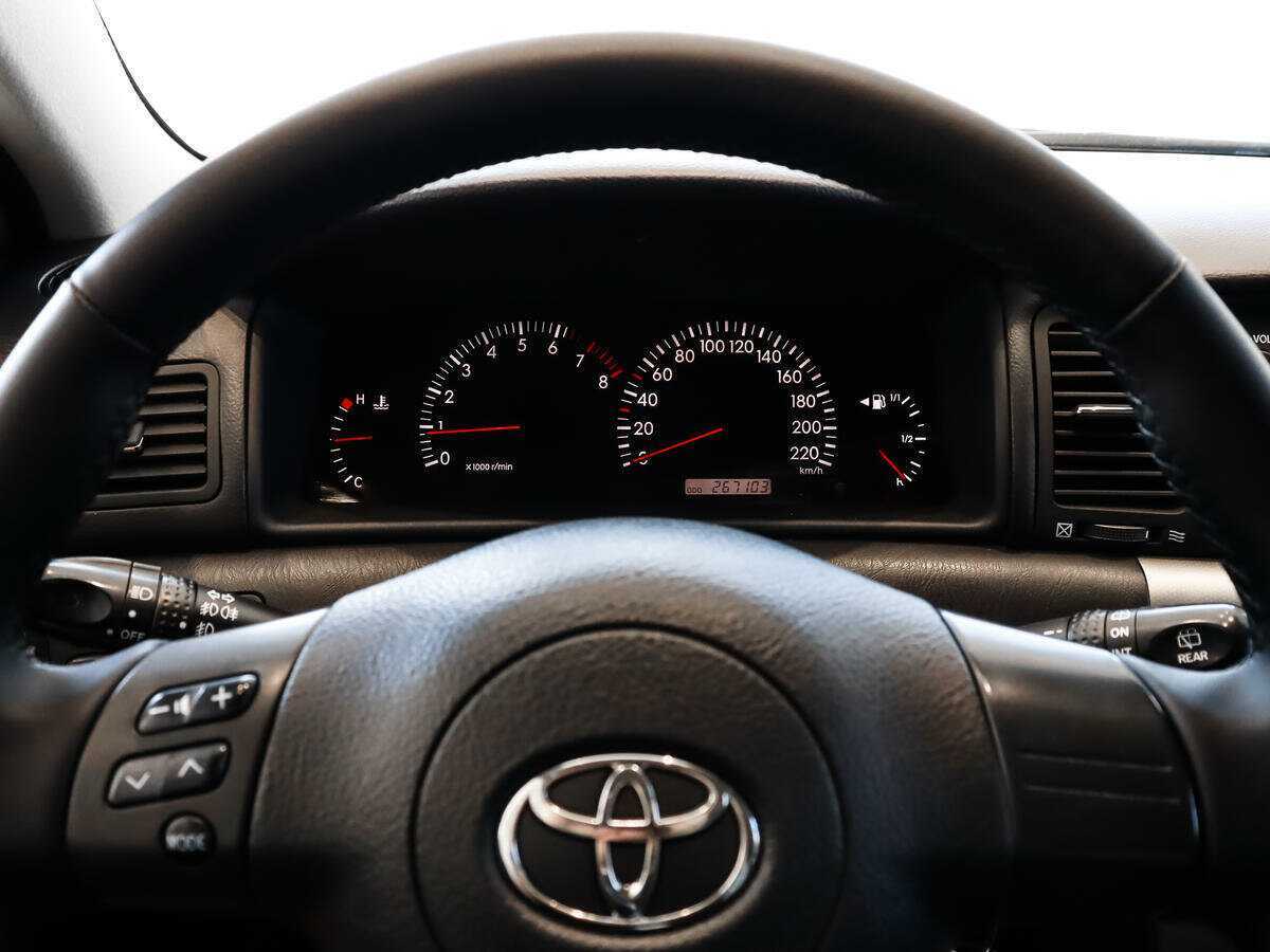 Toyota Corolla с пробегом — 2006 год. Фото: #13