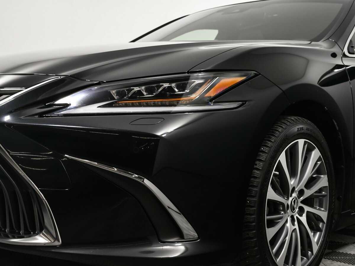 Lexus ES с пробегом — 2018 год. Фото: #13