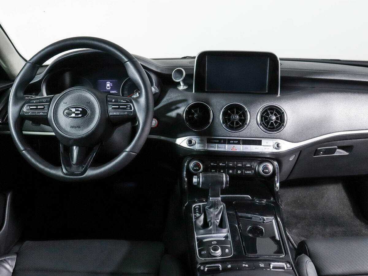 Kia Stinger с пробегом — 2018 год. Фото: #11