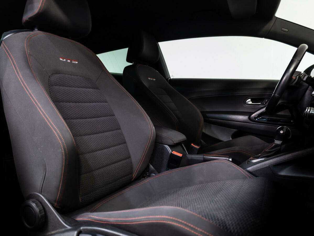 Volkswagen Scirocco с пробегом — 2013 год. Фото: #9