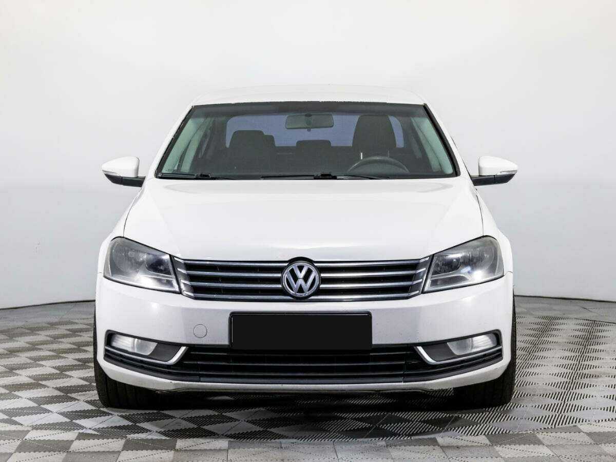 Volkswagen Passat с пробегом — 2012 год. Фото: #1
