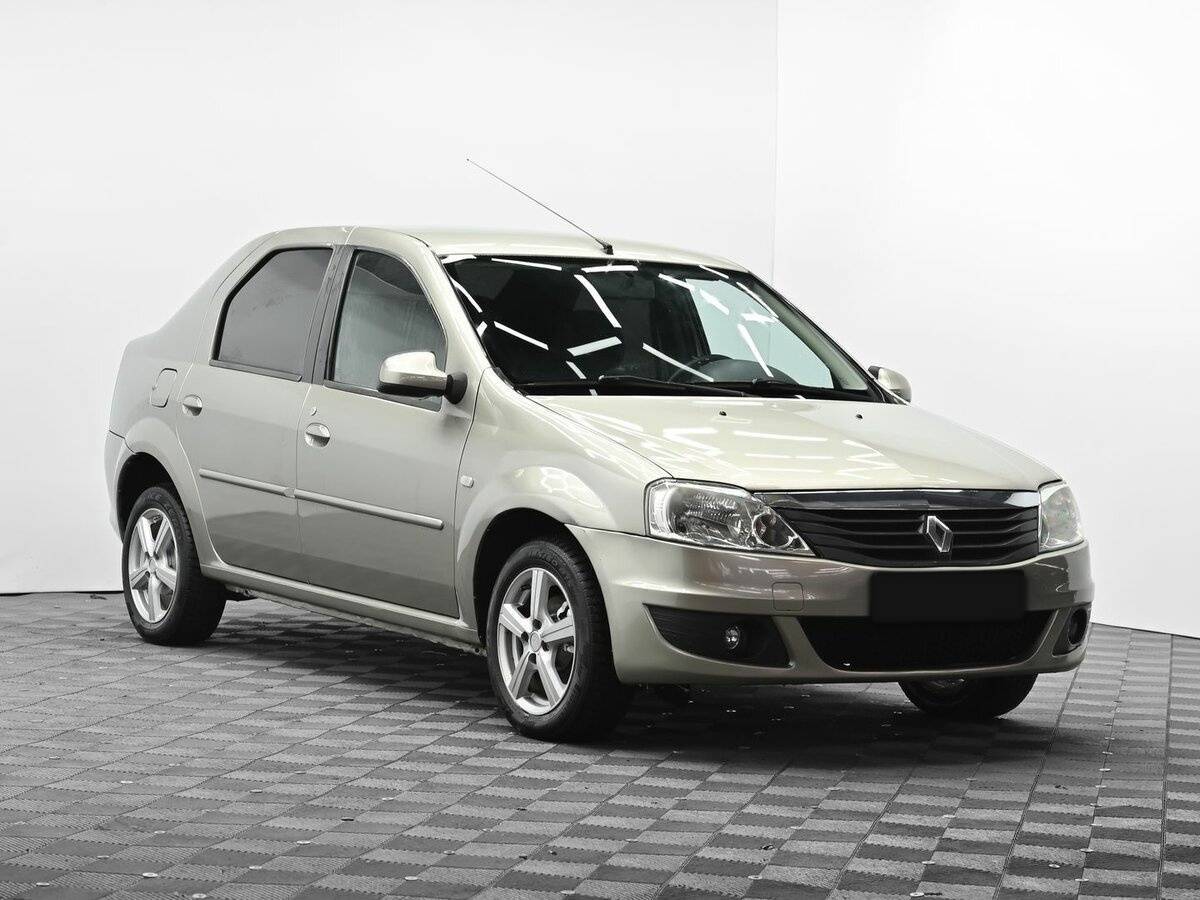 Renault Logan с пробегом — 2013 год. Фото: #1