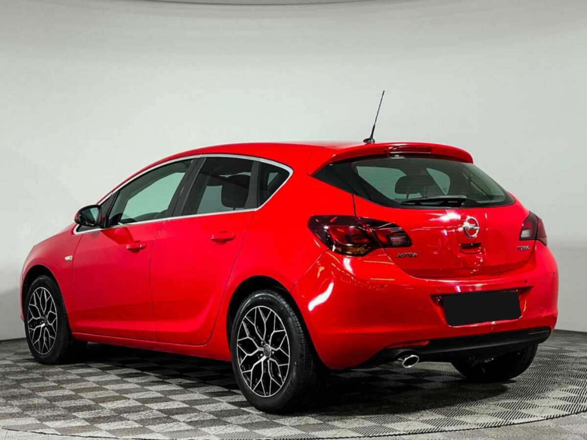 Opel Astra с пробегом — 2011 год. Фото: #5