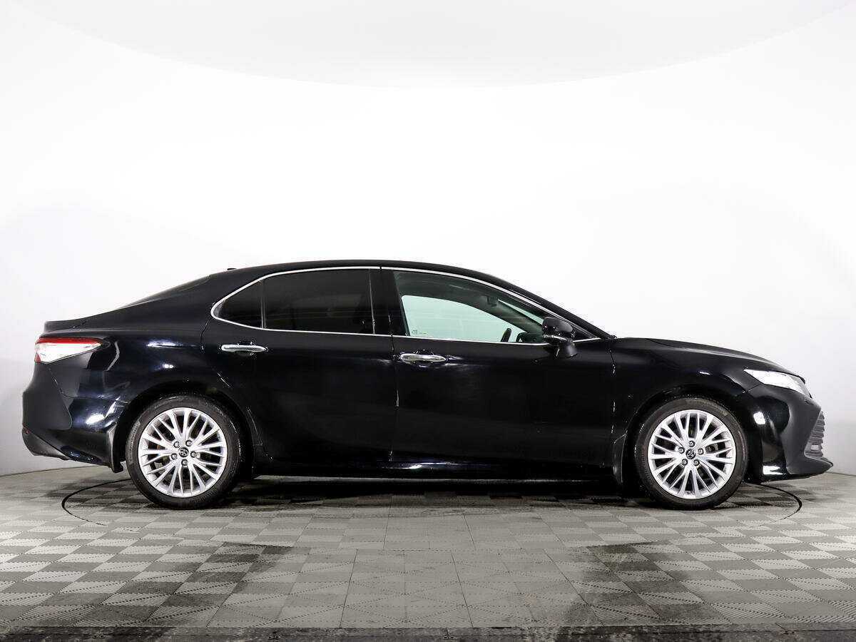 Toyota Camry с пробегом — 2019 год. Фото: #3