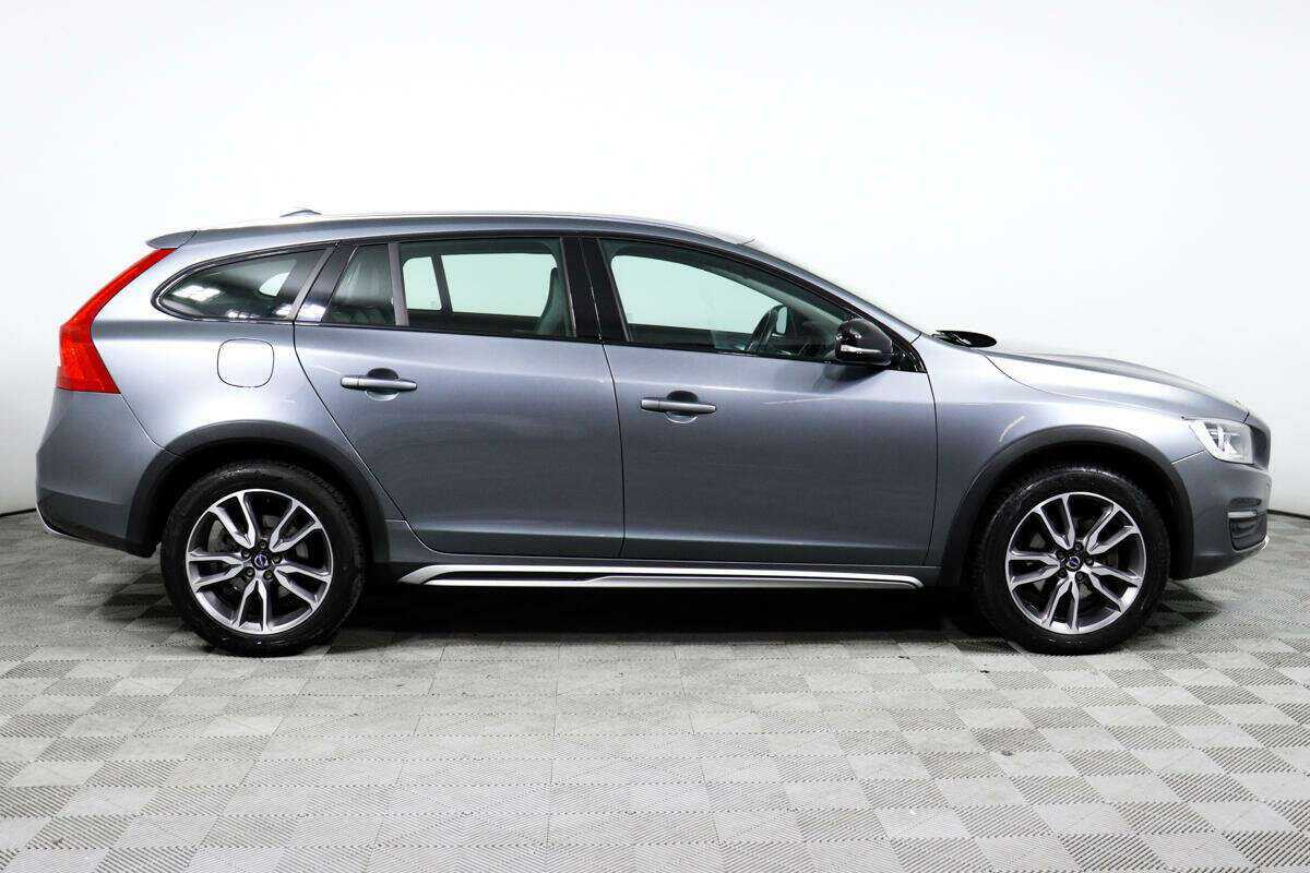 Volvo V60 Cross Country с пробегом — 2018 год. Фото: #3
