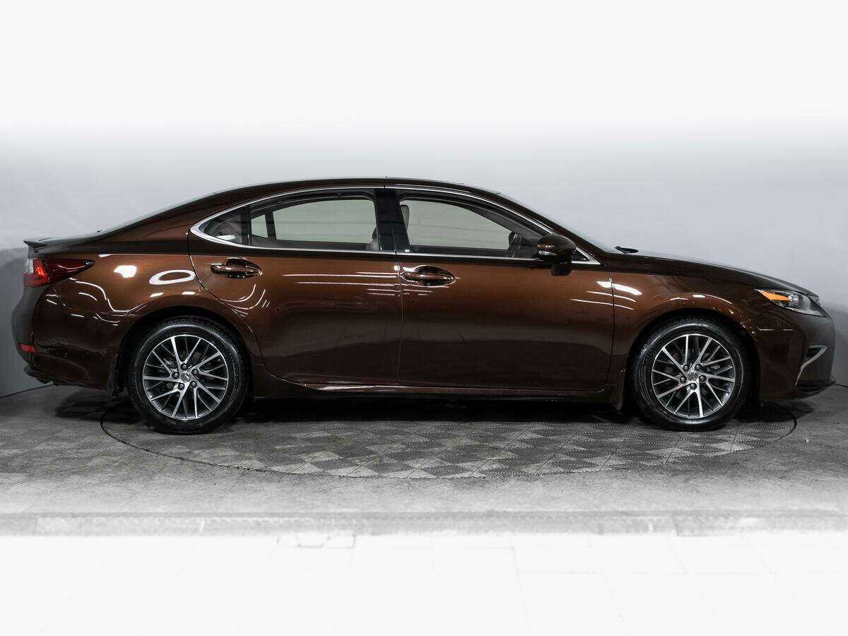 Lexus ES с пробегом — 2015 год. Фото: #3