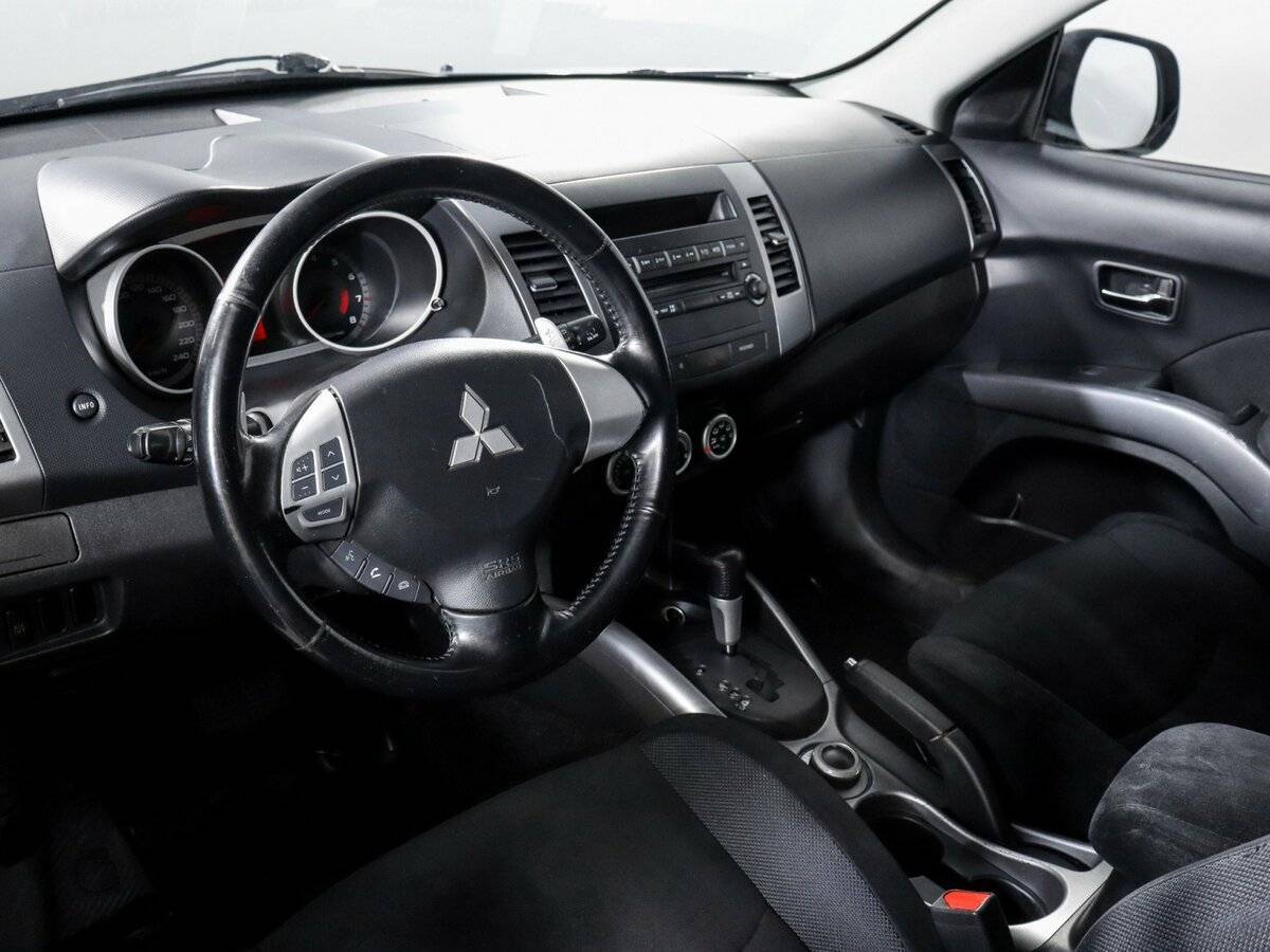 Mitsubishi Outlander с пробегом — 2007 год. Фото: #10