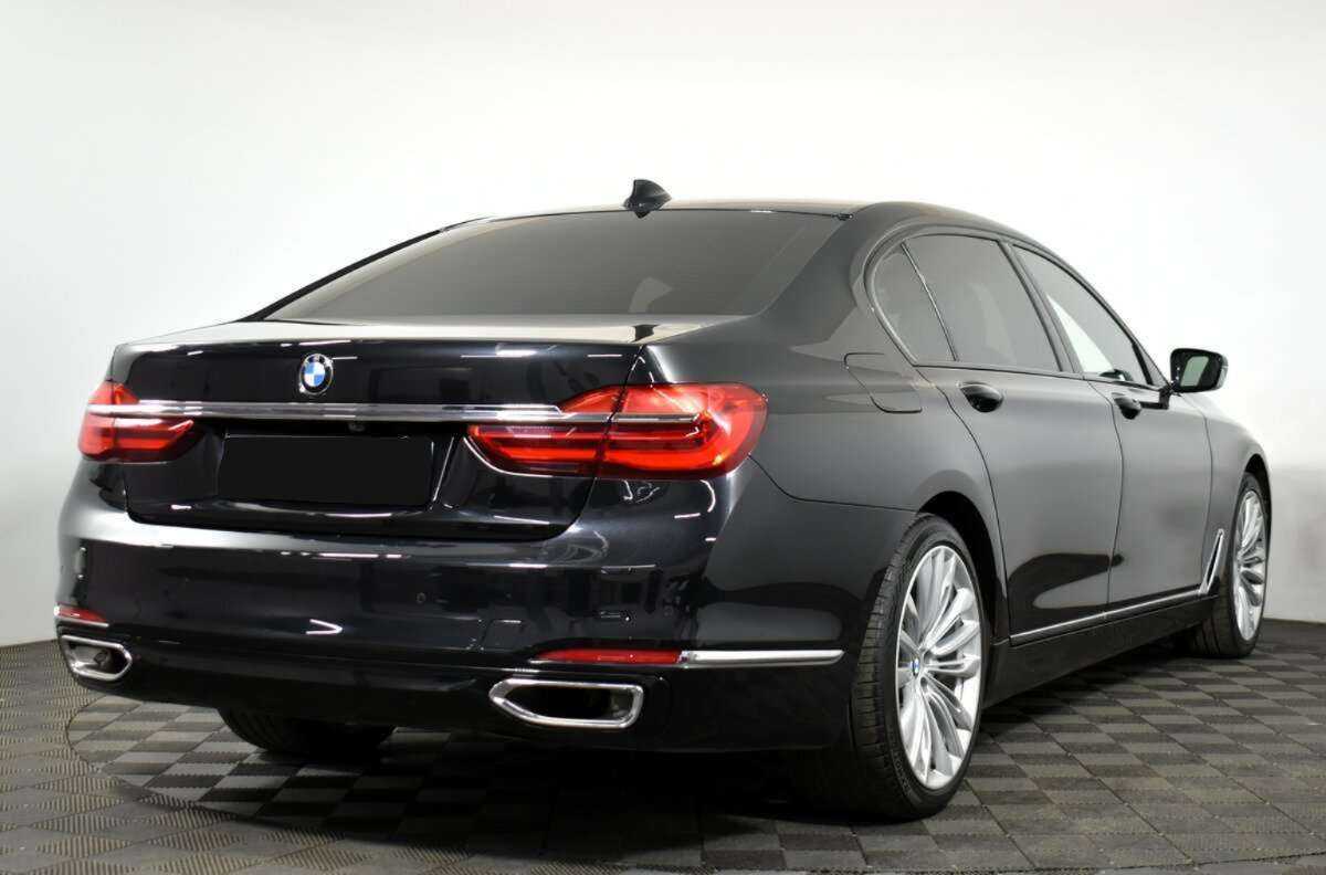 BMW 7 серии с пробегом — 2017 год. Фото: #3