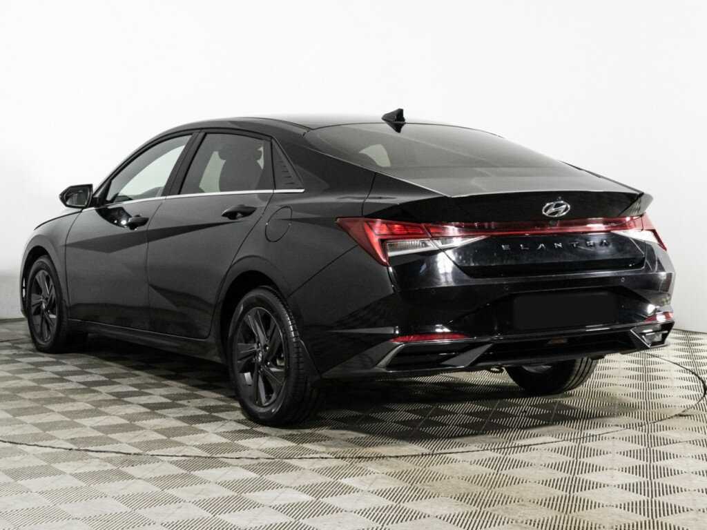 Hyundai Elantra с пробегом — 2021 год. Фото: #6