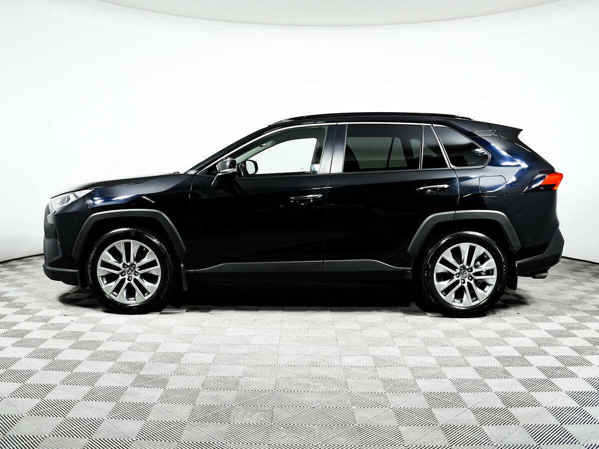 Toyota RAV4 с пробегом — 2020 год. Фото: #7