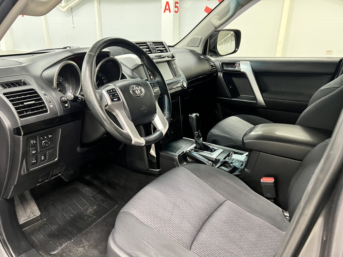 Toyota Land Cruiser Prado с пробегом — 2015 год. Фото: #15