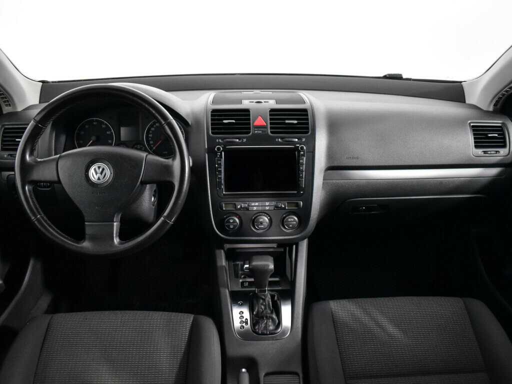 Volkswagen Jetta с пробегом — 2009 год. Фото: #11