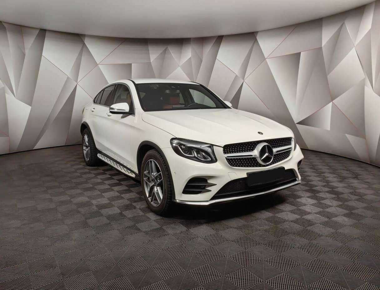 Mercedes-Benz GLC Coupe с пробегом — 2017 год. Фото: #2