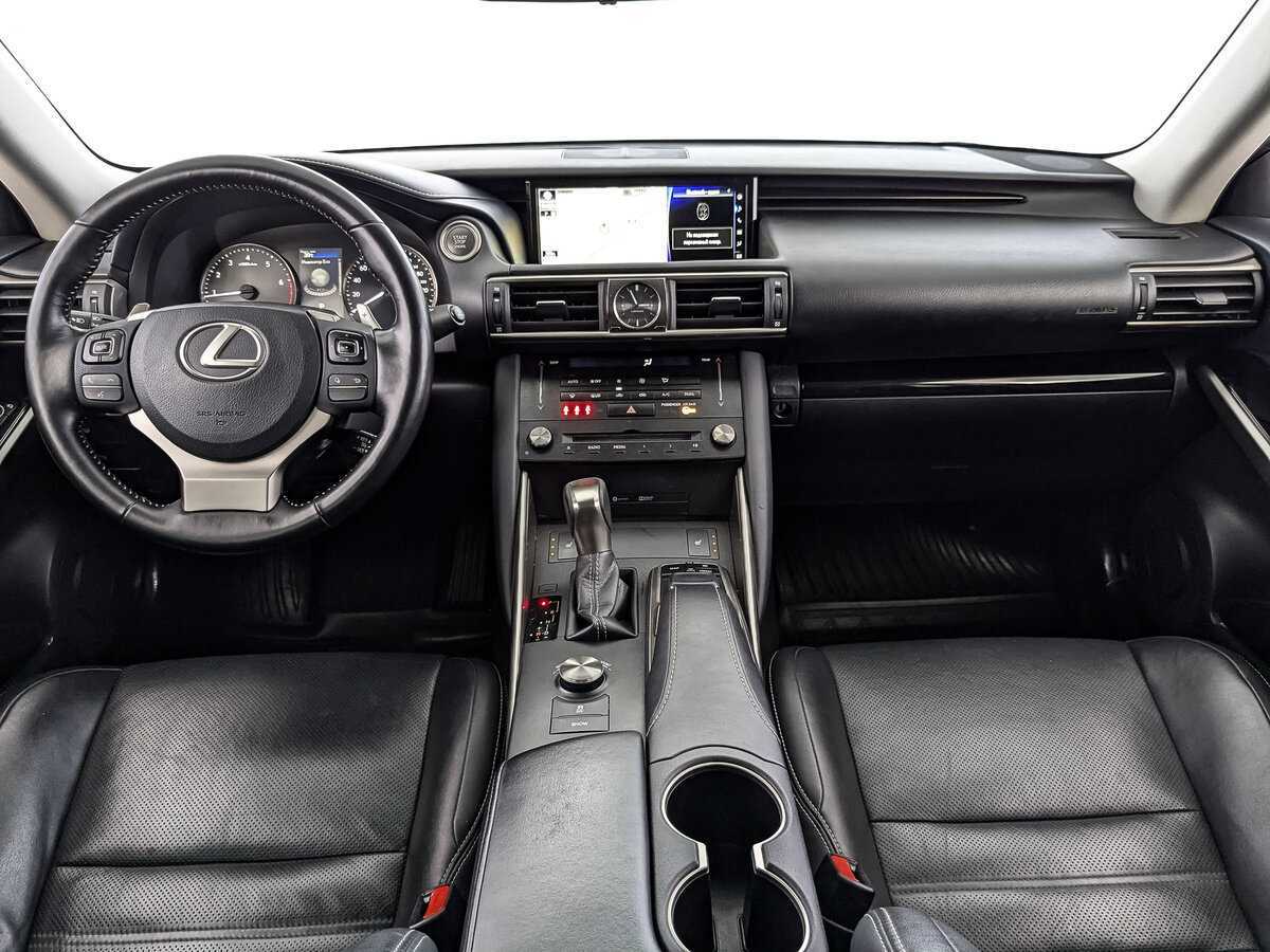 Lexus IS с пробегом — 2018 год. Фото: #9