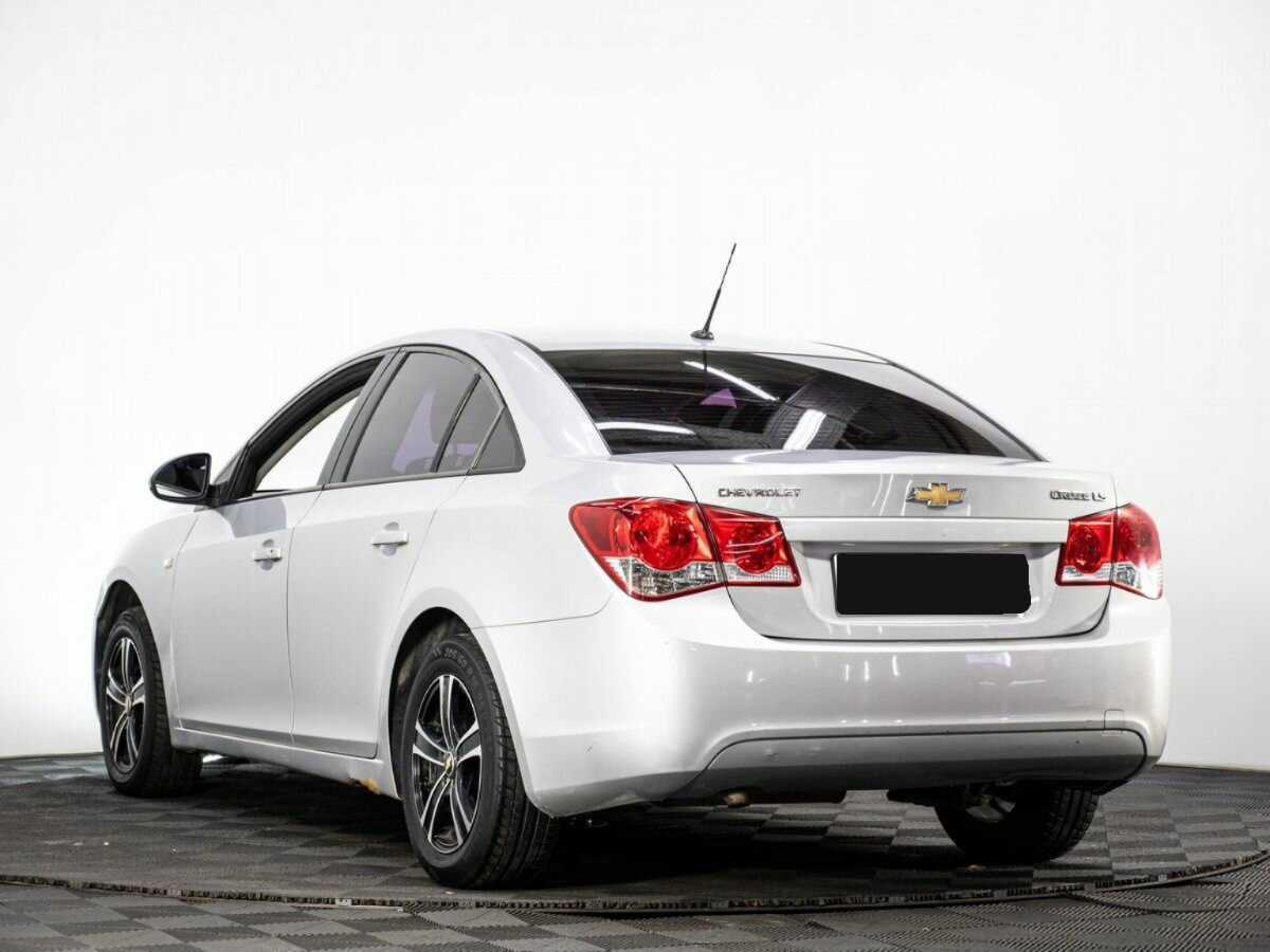Chevrolet Cruze с пробегом — 2009 год. Фото: #5