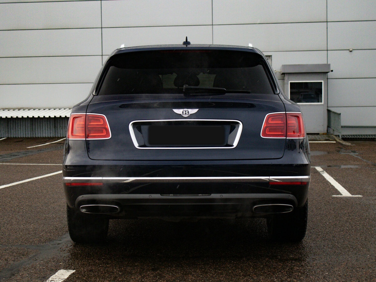 Bentley Bentayga с пробегом — 2016 год. Фото: #5