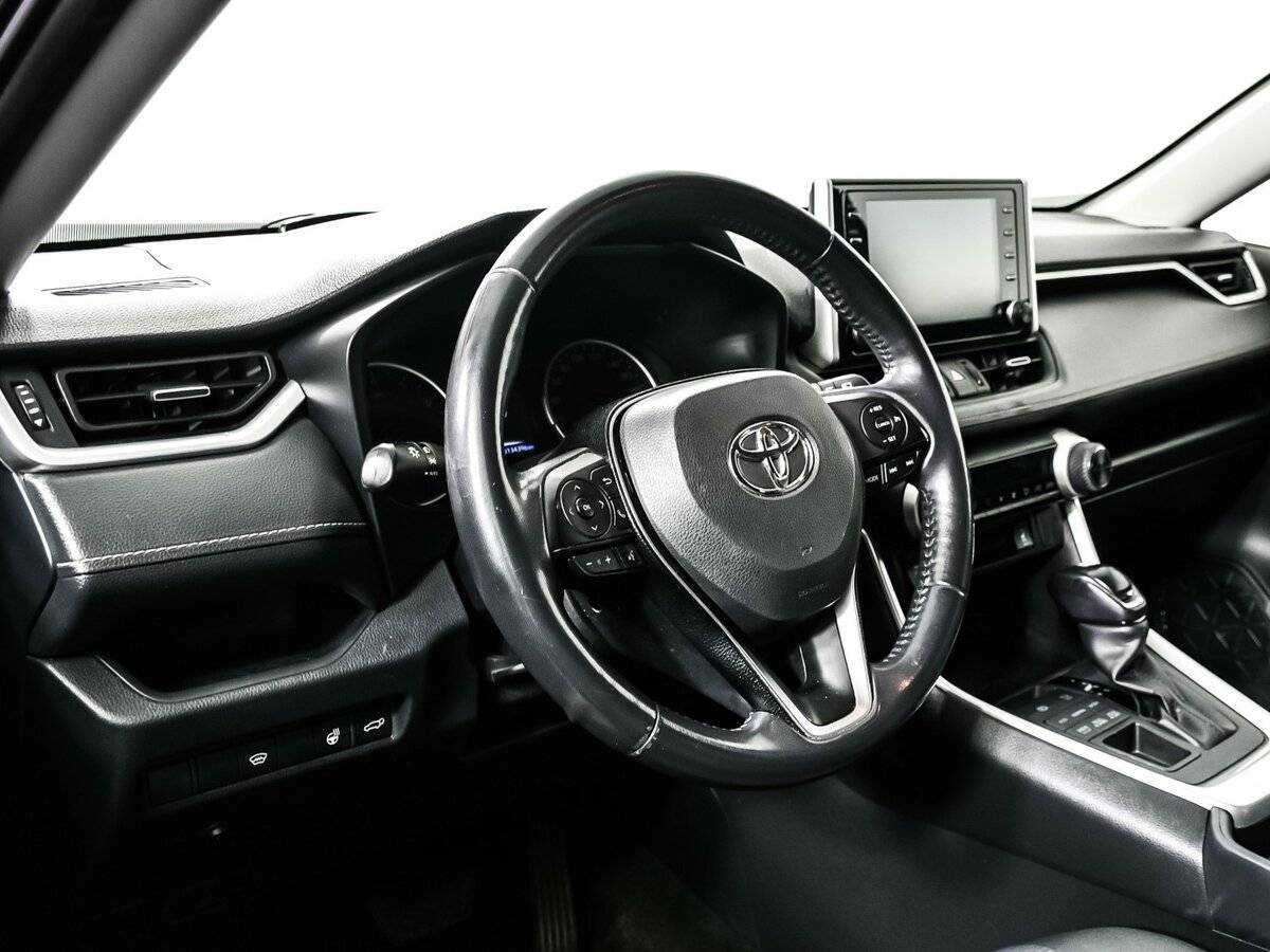 Toyota RAV4 с пробегом — 2020 год. Фото: #12