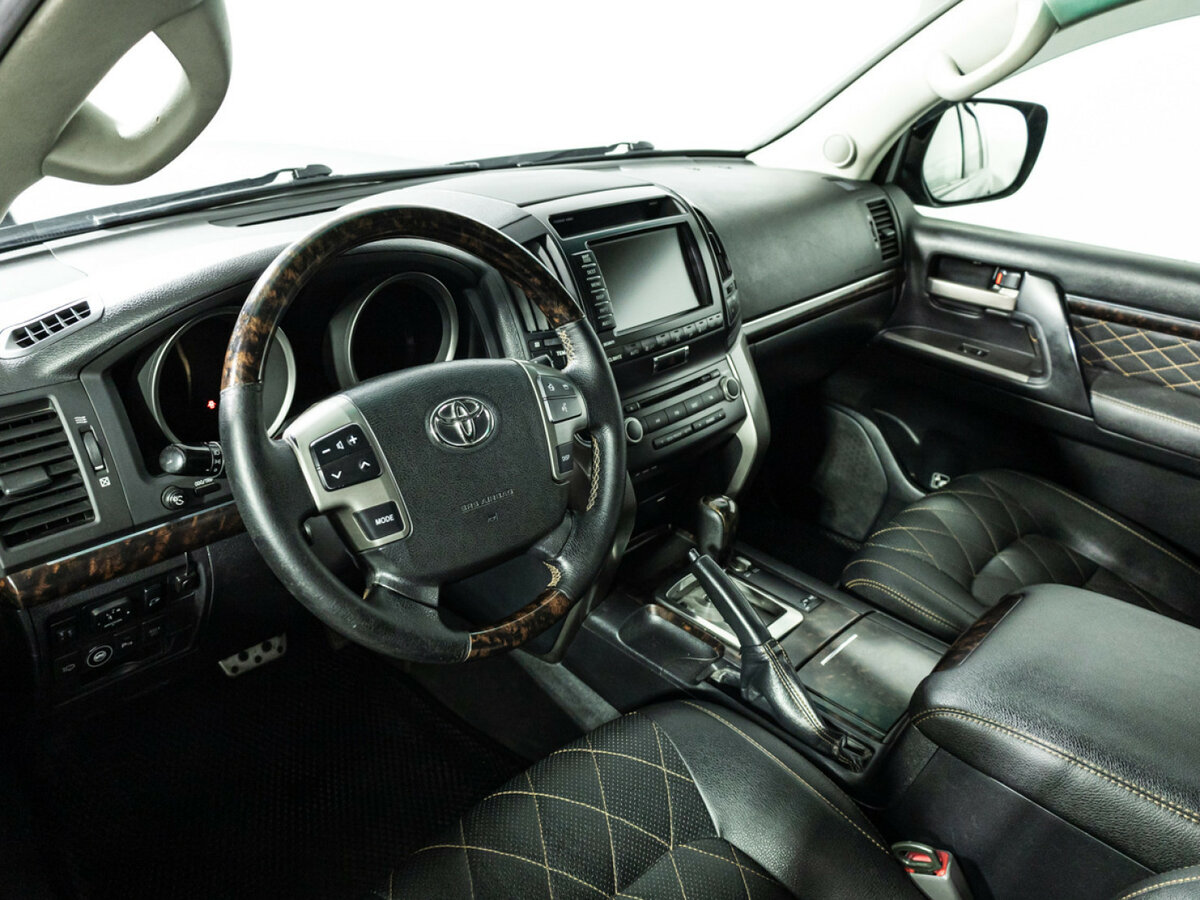 Toyota Land Cruiser с пробегом — 2008 год. Фото: #7