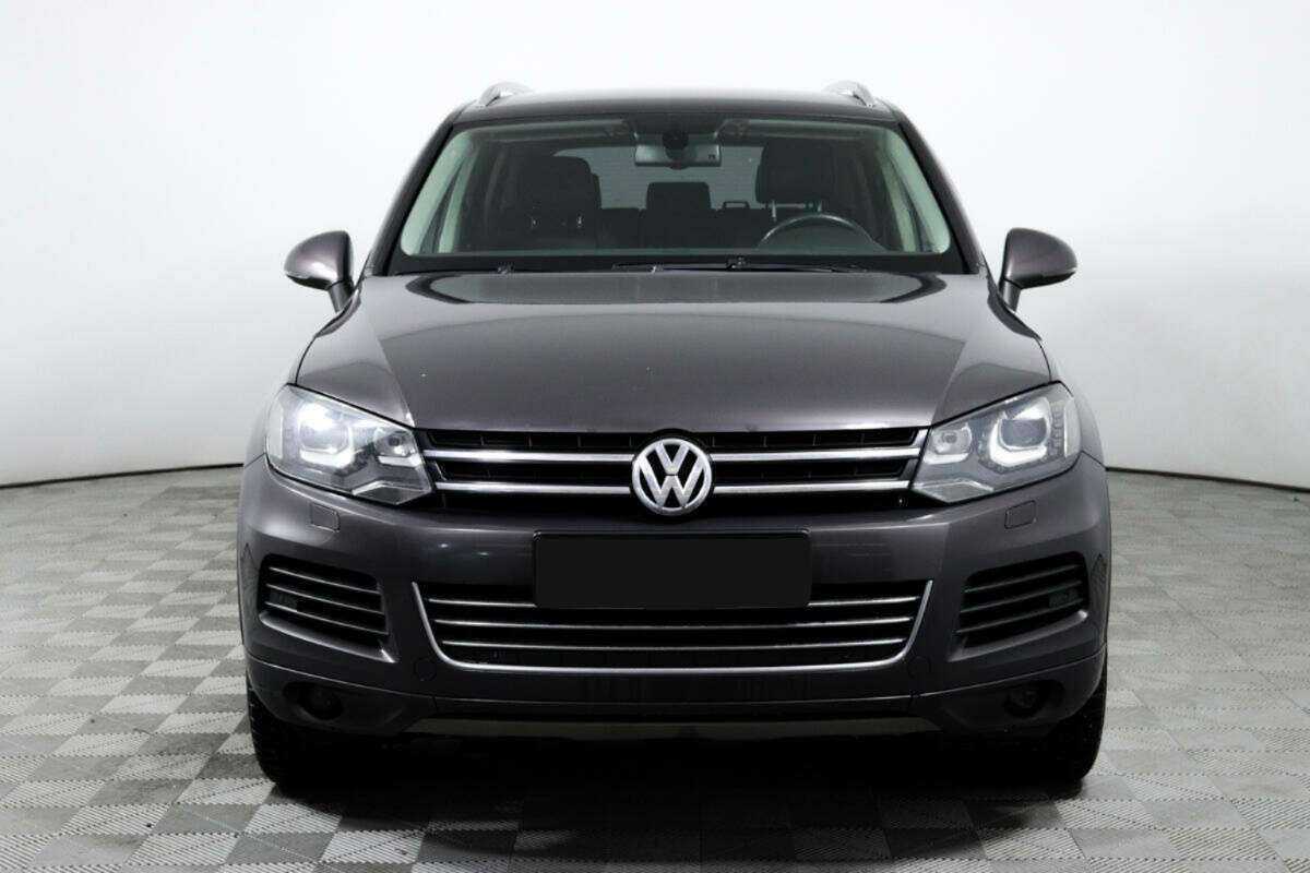Volkswagen Touareg с пробегом — 2011 год. Фото: #1